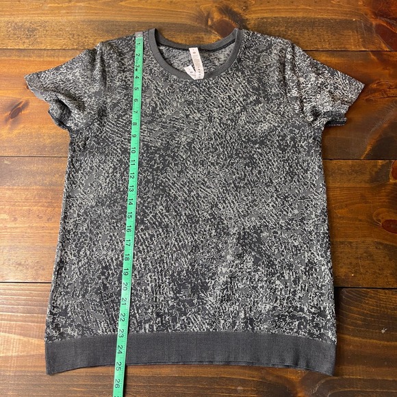 Lululemon Swiftly Breathe Short Sleeve Floral Fauna Black Rhino Grey Women's 8 - Picture 2 of 3
